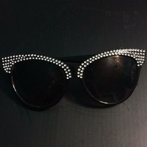 Cat eye sunglasses